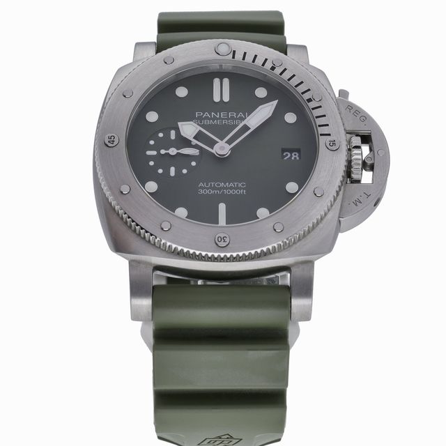 Panerai Submersible PAM01055 Image 6